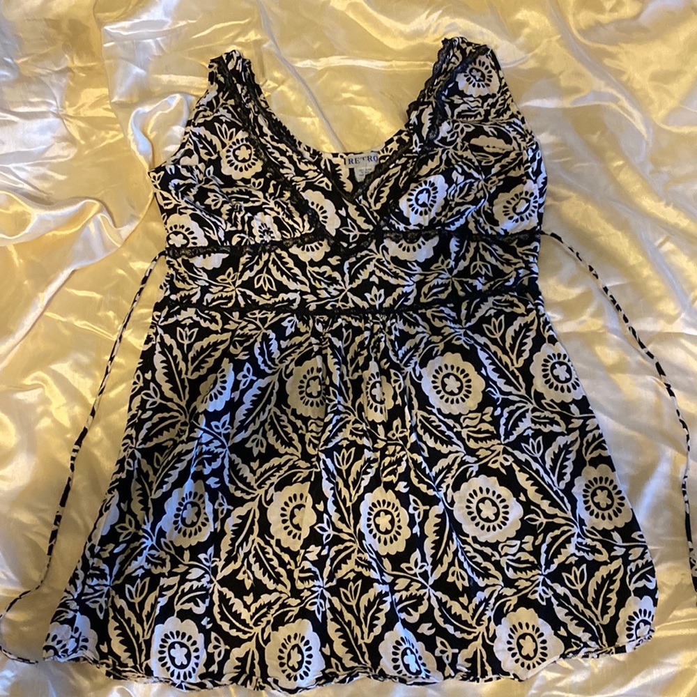 Black and white top